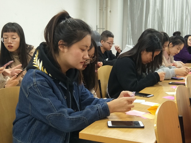 【完满班级】创意折纸 折出青春——淬炼商学院十月完满班级主题活动(十二)