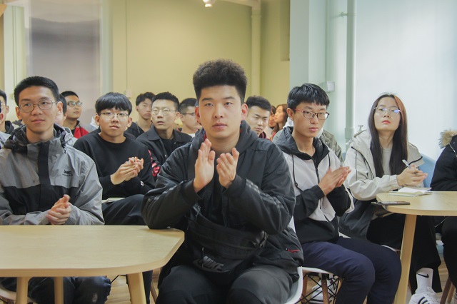 【1+1>2】全新定义 优化“体育营销”新发展路径——青藤书院举办“我的金牌职业经理人”3v3篮球俱乐部第1期