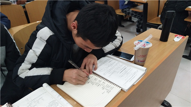 【完满班级】同舟共济扬帆起 乘风破浪战期末——软工1706班举办完满班级活动