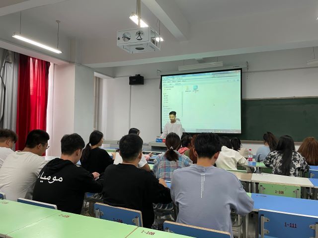 【完满班级】浓浓师生情 满满都是爱——艺术传媒学院数字媒体2002班爱师乐学演讲活动