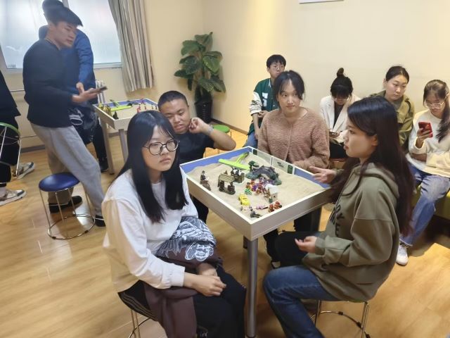 自主“沙”世界 快乐“心”成长——淬炼·国际商学院完满人格心理社沙盘系列主题活动