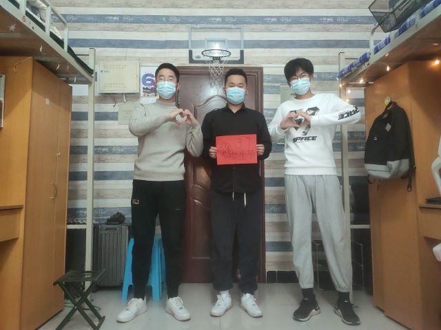 工科男的浪漫 创意祝福“女生节”——智能工商学院举办创意“女生节”活动