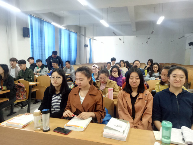 【完满活动】JUST DO IT——淬炼商学院四月完满班级主题活动(三十二)