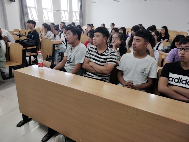 【完满班级】体育公益相相辉映 篮球风筝现完满精神——经济与管理学院六月份完满班级系列纪实（三）