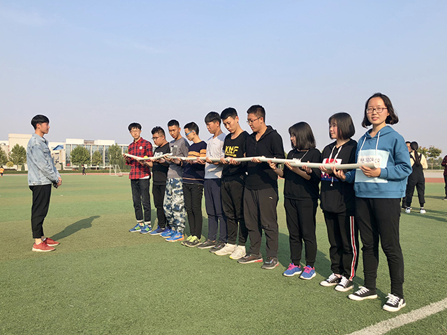 【完满班级】趣味体育 体味青春——远景1703完满班级活动