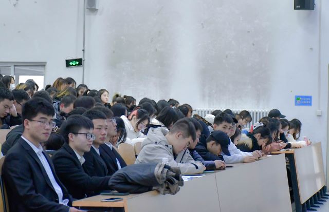 【辅导员说完满】书香飘完满 大咖传记读书报告会第二期 ——艺术传媒学院2020级辅导员说完满