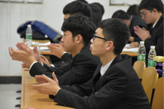 致完满 同追求 共卓越——经管系2016-2017年第一学期完满教育工作总结大会