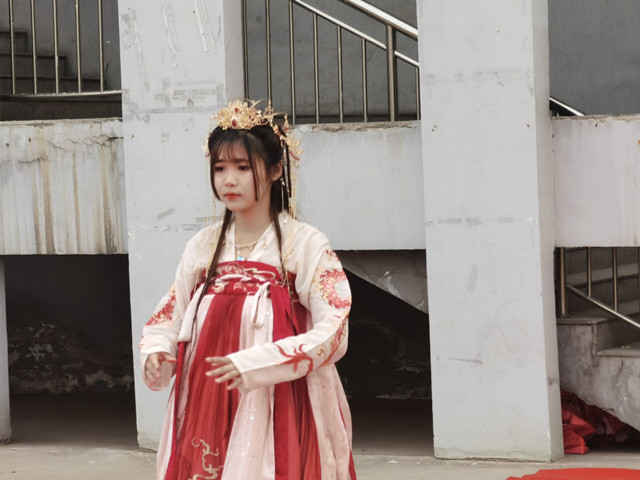 【戏剧节】着一袭汉服 载万千风华——“樱花诗话”汉服主题活动