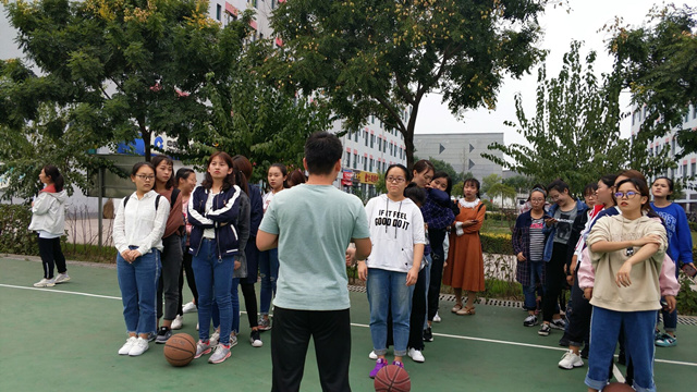 【完满班级】在这里与你来一场体育竞技赛——淬炼商学院九月完满班级主题活动（三十五）