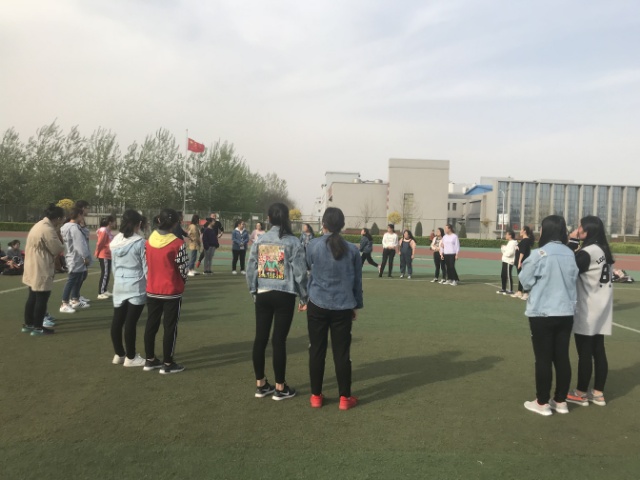 【完满班级】谱写生命之歌 弘扬运动精神——外国语言文学系举办4月完满班级活动