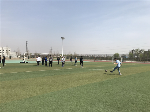 【完满班级】阳光足球  快乐你我——远景1705班完满班级