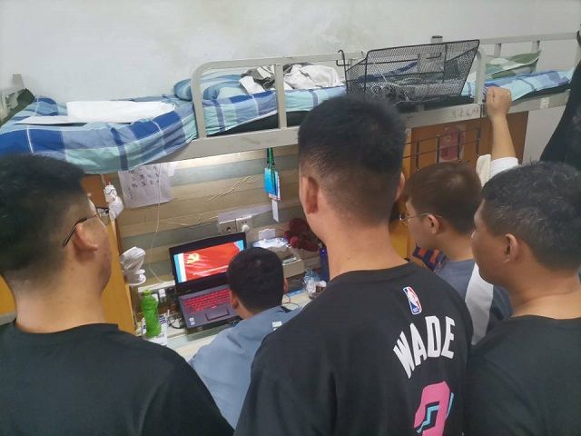 【完满班级】观红色电影 弘扬爱国主义精神——艺术传媒学院环设1705班完满班级活动