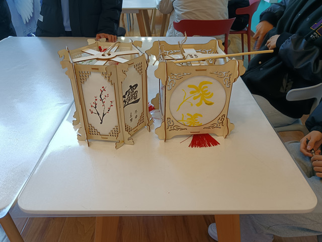 【完满班级】以手制彩灯 以心绘前程——淬炼·国际商学院审计2102班完满班级活动