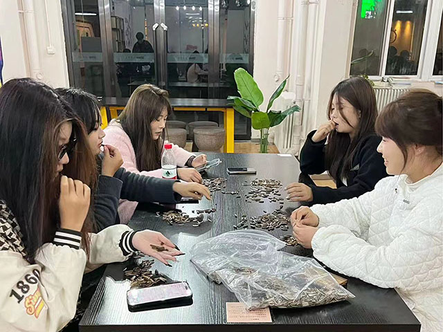 【完满团支部】享受无味生活 磕出精彩人生——艺术传媒学院视觉2304班完满团支部活动