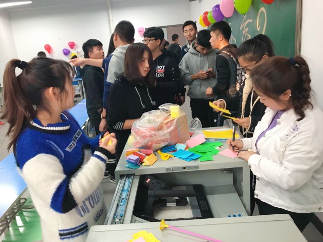 【完满班级】思维炸裂 脑洞大开 巧舌如簧——信工系软件1705班举办完满班级活动“谁是卧底？”