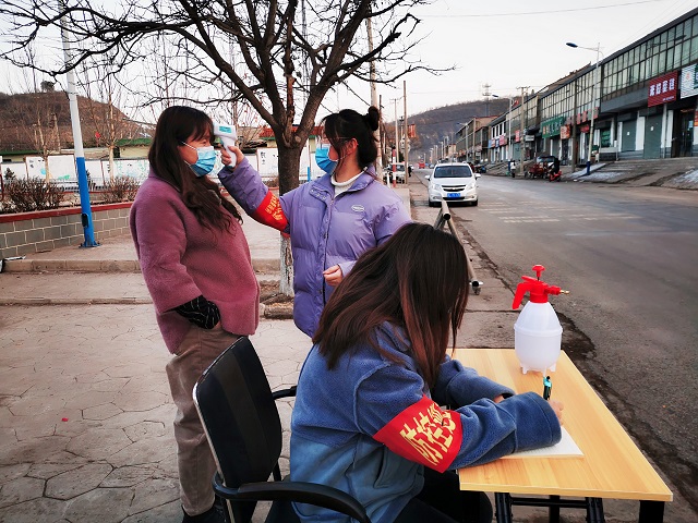 爱流永驻 传播温暖花火——经济与管理学院抗“疫”优秀青年志愿者纪实(四)