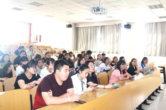 【辅导员说完满】防治校园欺凌 护航学生成长——食品与环境学院2017级主题班会