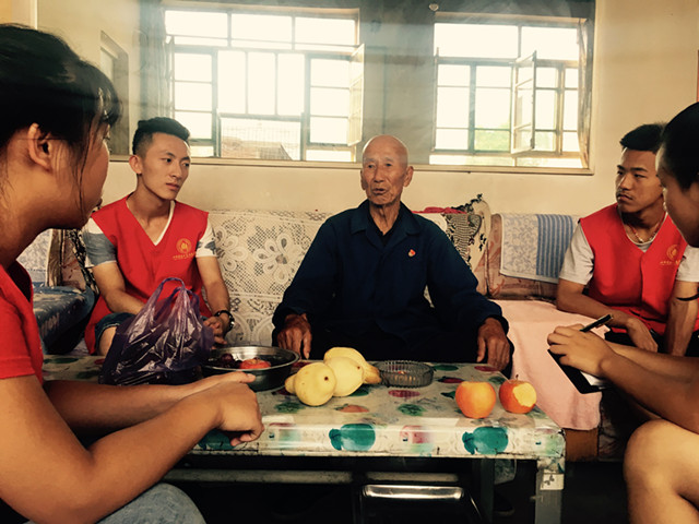 回访建国老党员 畅谈中国新发展——外语系公益基地回访之又见韩村老党员纪实