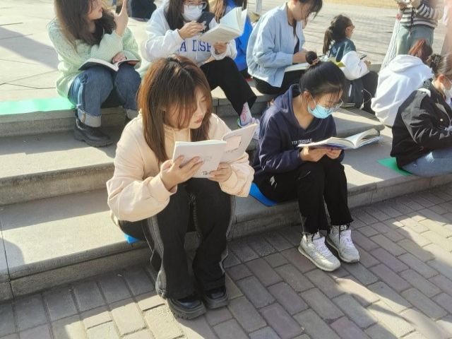 学长计划第1051期:以书寄语温暖 以心逐梦荣光——淬炼·国际商学院第154期学长计划之学思第3期