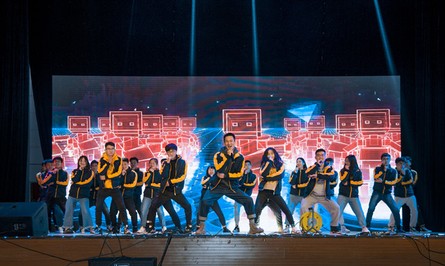 大数据学院、信息工程学院“非你莫‘鼠’·更燃更青春”2020迎新年晚会与你相约