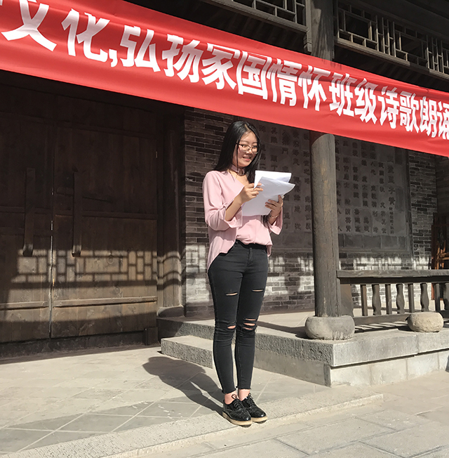 【完满班级】艺术传媒系14级、15级视觉专业开展温情五月“献给最伟大的她”主题系列活动