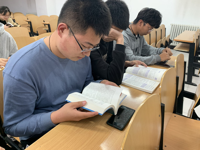 【完满班级】展示青春风采 凝聚奋进力量——经济与管理学院十月完满班级活动纪实（七）