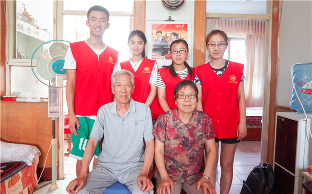 【三下乡】一支党员的力量  铸就一首党的歌——亲临中国共产党之走进农村老党员