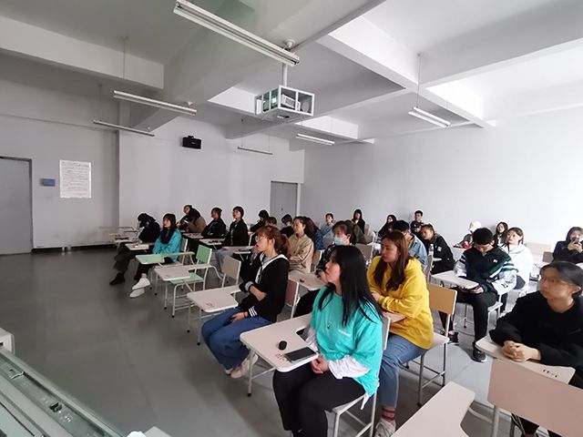 【完满班级】奋力拼搏 铭记历史——艺术传媒学院视觉2002班“爱党爱国”体育活动观影