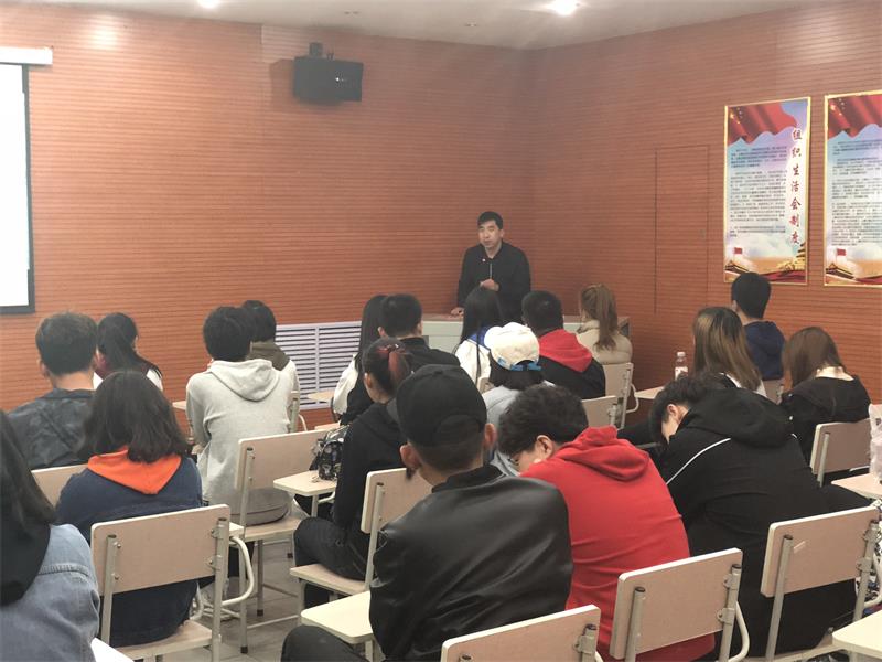 【辅导员说完满】聚公益之精 传爱心之神——艺术传媒系2017级环设辅导员说完满活动