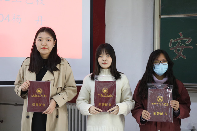 【辅导员说完满】雏鹰搏长空 启航新征程——外语系2019级主题年级会