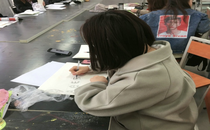 【完满班级】开拓思维 创意无限——艺术传媒学院视觉1702班字体创意完满班级活动