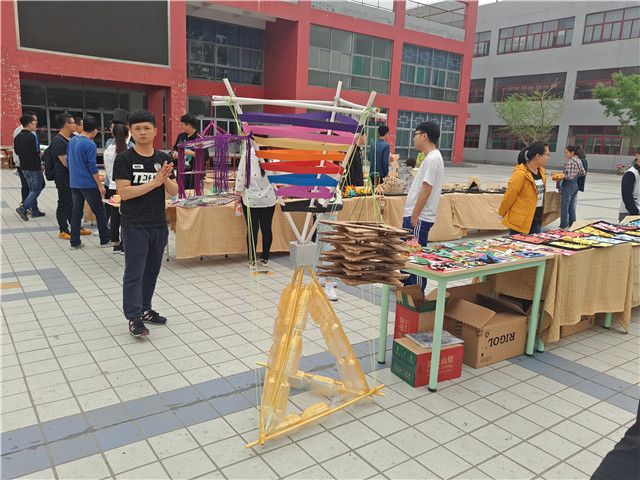 创新 艺术——机电工程系工业设计1401班“构视野”立构作品展