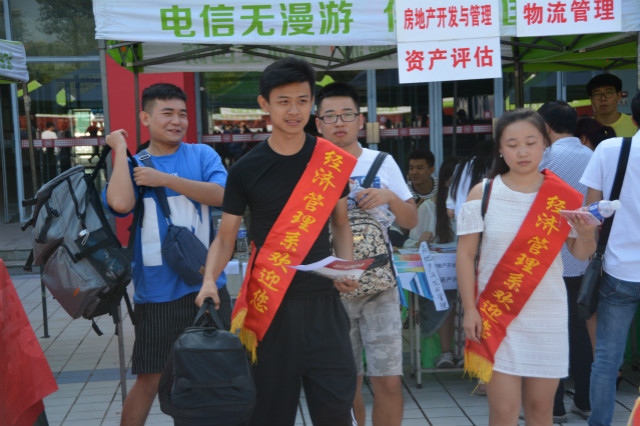 【迎新纪实】不一样的视角下 他们与信院相遇相知