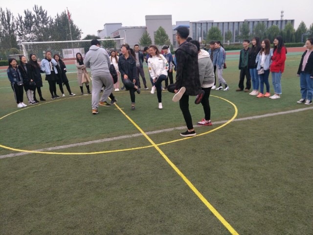 【完满班级】盼望着假期 盼望着明天 盼望长大的童年——艺术传媒系2016级举办完满班级活动