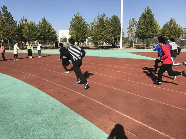 【完满班级】运动 彰显青春风采——大数据学院、信息工程学院软件1706班开展“我运动 我健康”接力跑