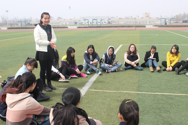 外语系举办“我的大学我做主”交谈会