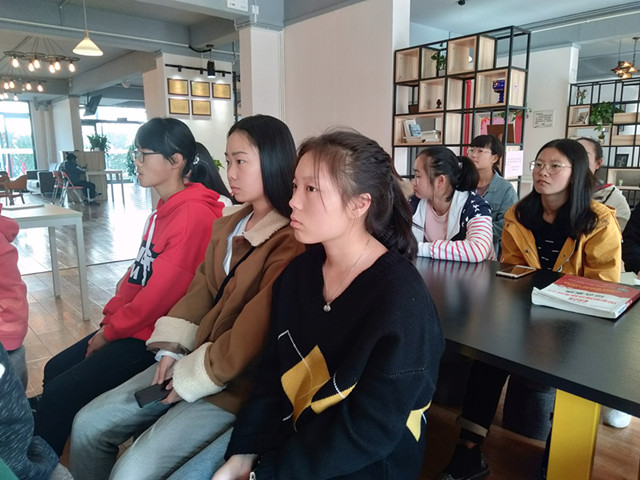 学长计划第567期:举引航之灯 照成才之路——外语系第80期学长计划之“榜样引领 传递力量”