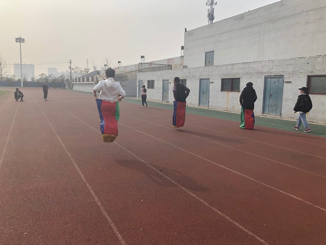 【完满班级】点燃寒冬 趣味青春——数据1802班“青春激情 趣味无限”完满班级活动