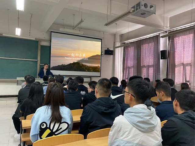 【辅导员说完满】新起点 一起向未来——大数据学院、信息工程学院2022级计科专升本辅导员说完满