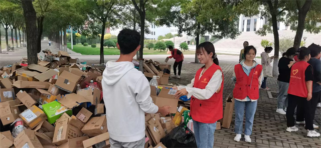 正青春 以志为愿 彰显青年担当——淬炼·国际商学院青春雷锋月优秀志愿青年主题专访活动