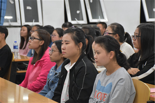 携手踏上新的旅程 开眼望向大千世界——经济管理系赴NIU交流学生分享会