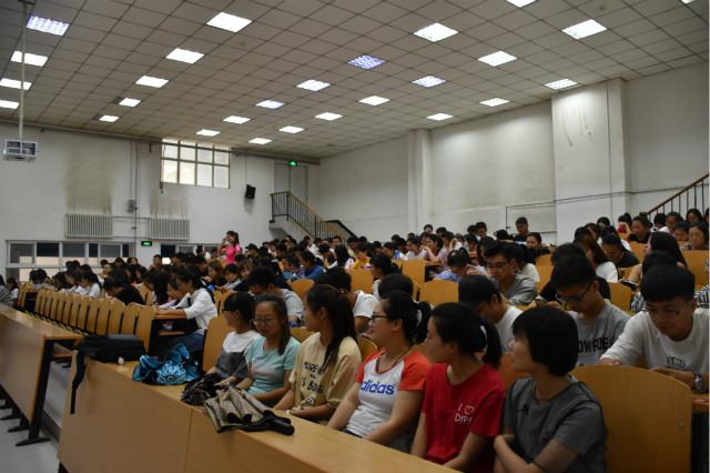 【辅导员说完满】提生自我面人生 披荆斩棘行万里——经济与管理学院“提升自我 面向未来”