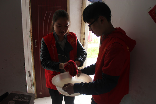 【完满班级】食安1401—1403班公益行