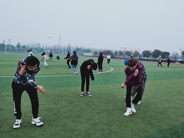 【完满班级】争先恐后 百步穿杨--艺术传媒学院环设1804班5v5足球比赛