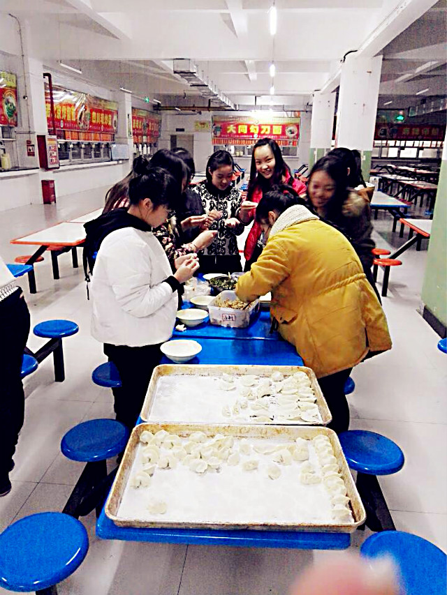 【完满班级】暨经管系国贸1505班包饺子活动圆满结束
