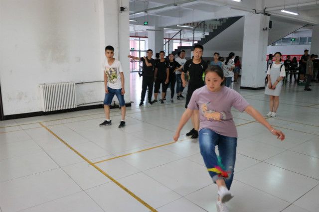 【信院力量·体联】水下波澜助夏日 绚风抚杨破东风