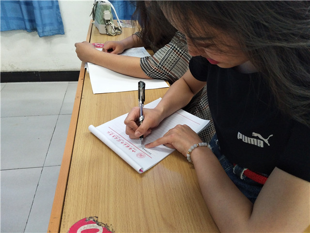 【完满班级】青春伴日出 践行孝道行——淬炼商学院五月完满班级主题活动（五）