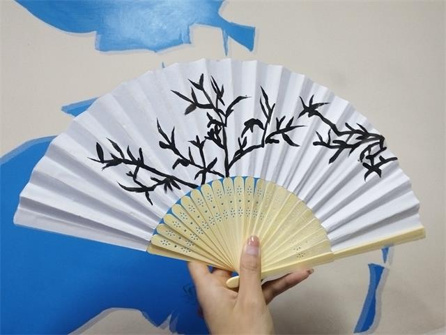 【完满团支部】夏日微凉意 白扇纸添花——经济与管理学院经管2205班完满团支部活动