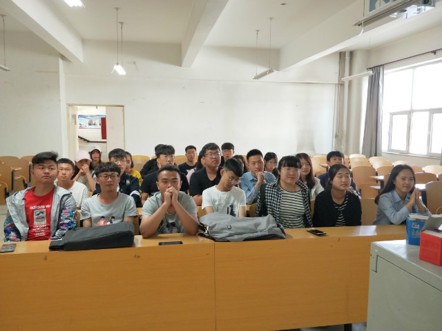 【完满班级】我与操场有个约会——淬炼商学院五月完满班级主题活动（三）