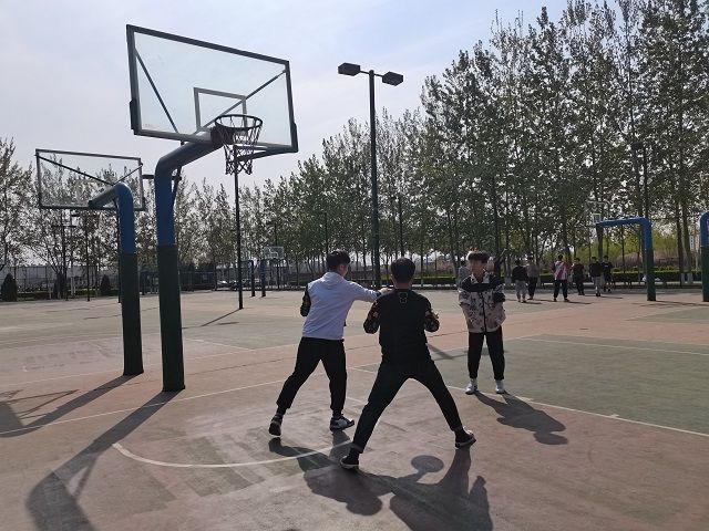 【完满班级】青春无畏 逐梦扬威——环设1803班男女篮球对抗赛